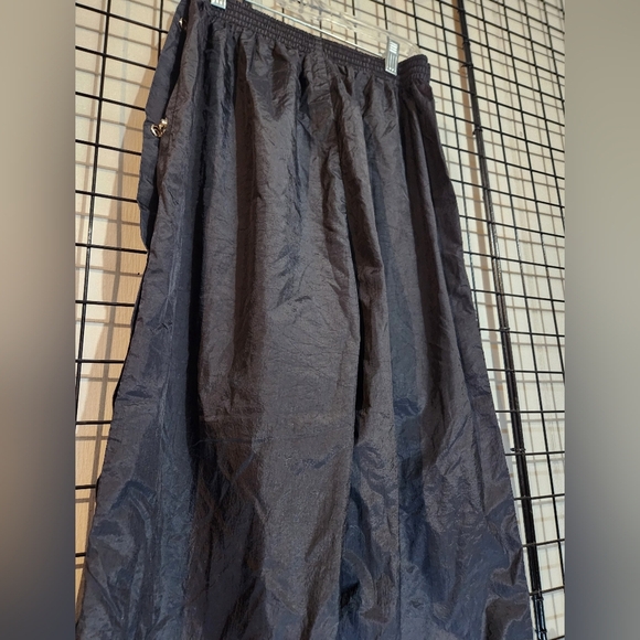 Black Pants with Loose Fit and Elastic Waistband - Picture 6 of 8